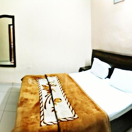 Hotel Aroma Inn Sirsa Bagian luar foto