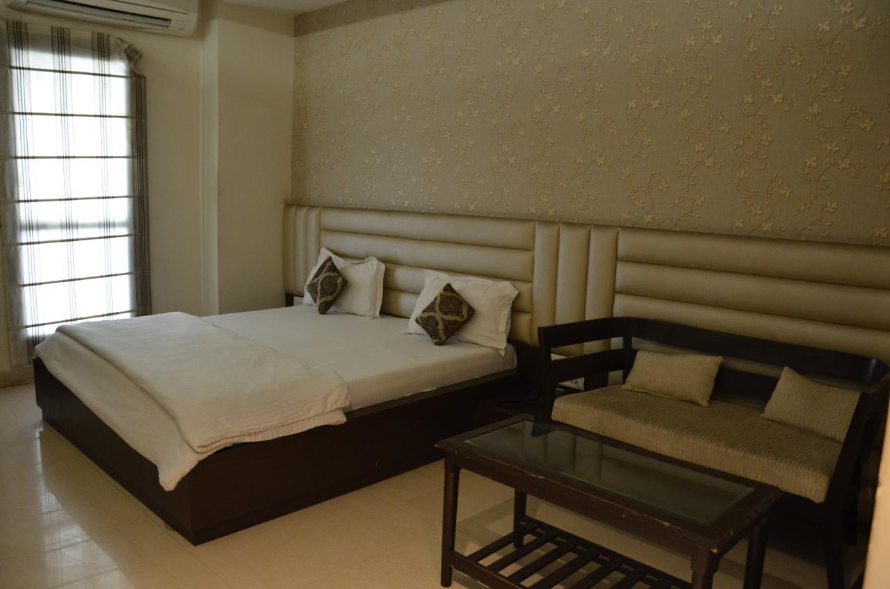 Hotel Aroma Inn Sirsa Bagian luar foto