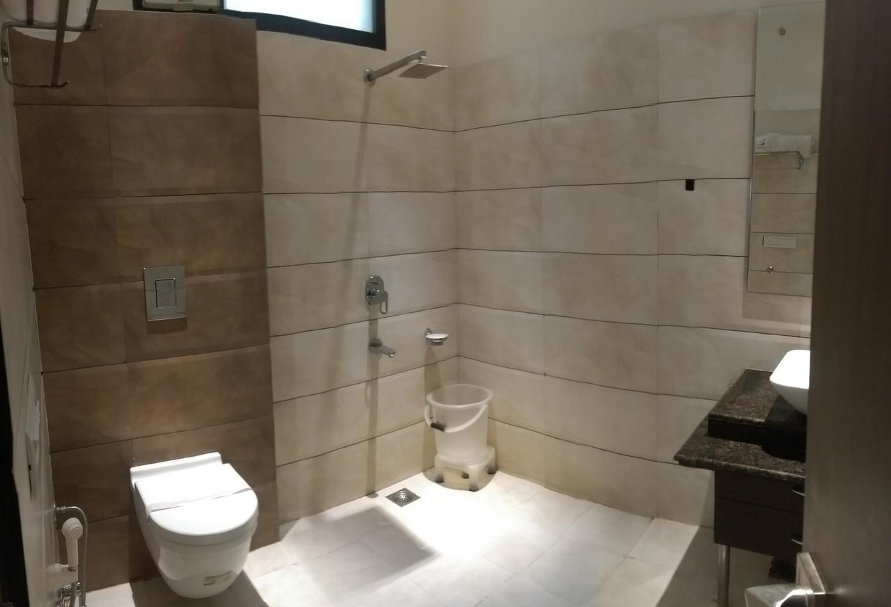 Hotel Aroma Inn Sirsa Bagian luar foto