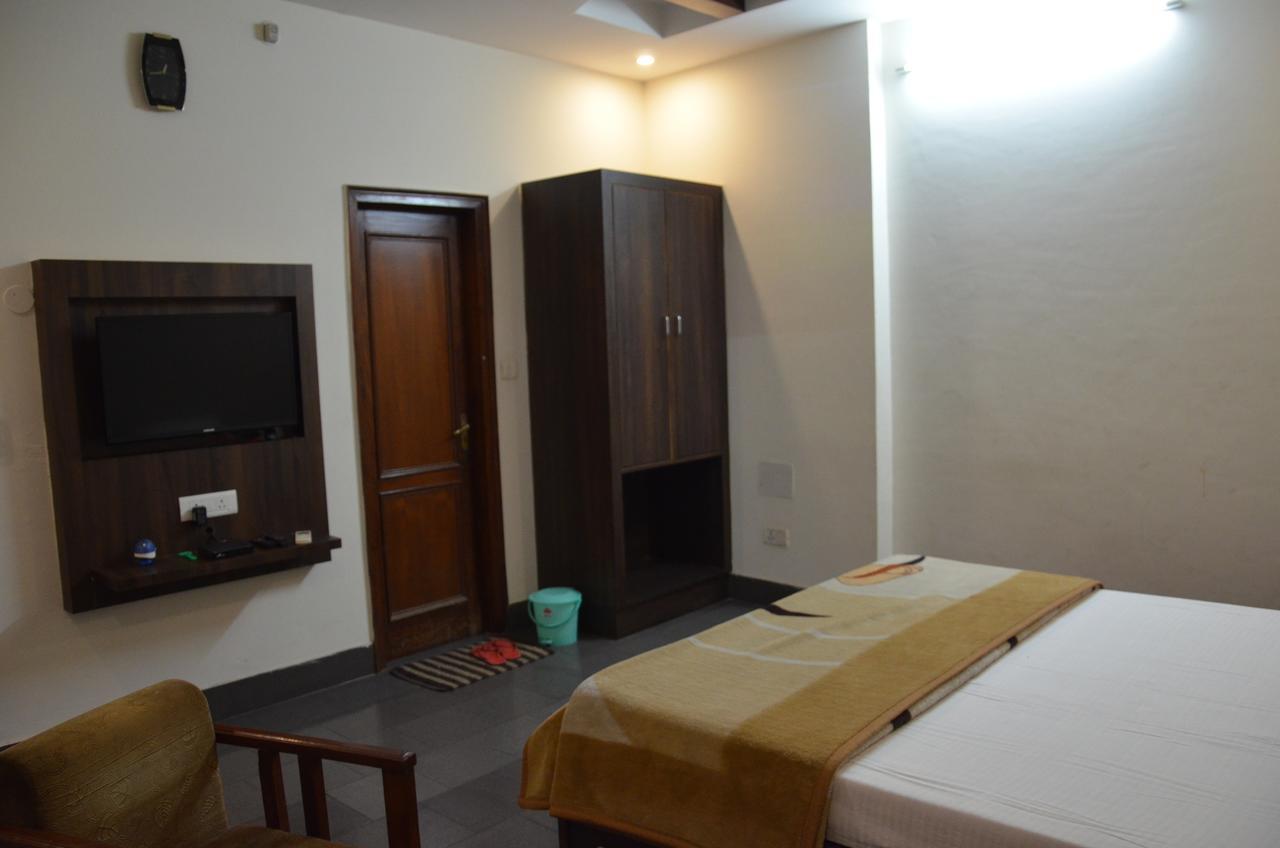 Hotel Aroma Inn Sirsa Bagian luar foto