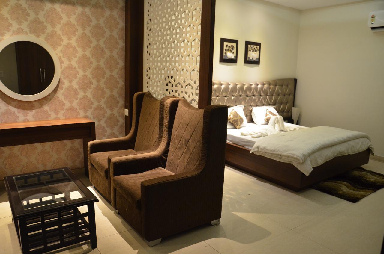 Hotel Aroma Inn Sirsa Bagian luar foto