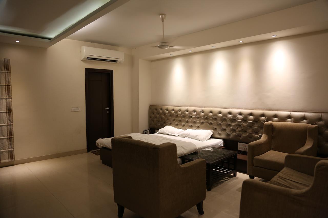 Hotel Aroma Inn Sirsa Bagian luar foto