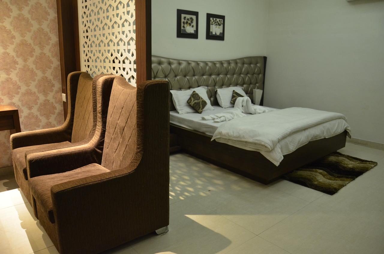 Hotel Aroma Inn Sirsa Bagian luar foto
