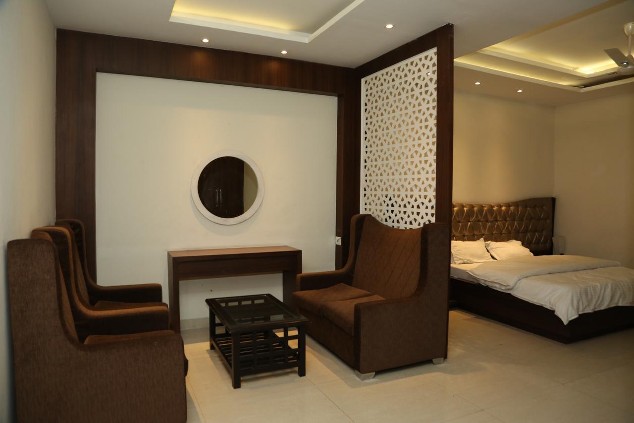 Hotel Aroma Inn Sirsa Bagian luar foto
